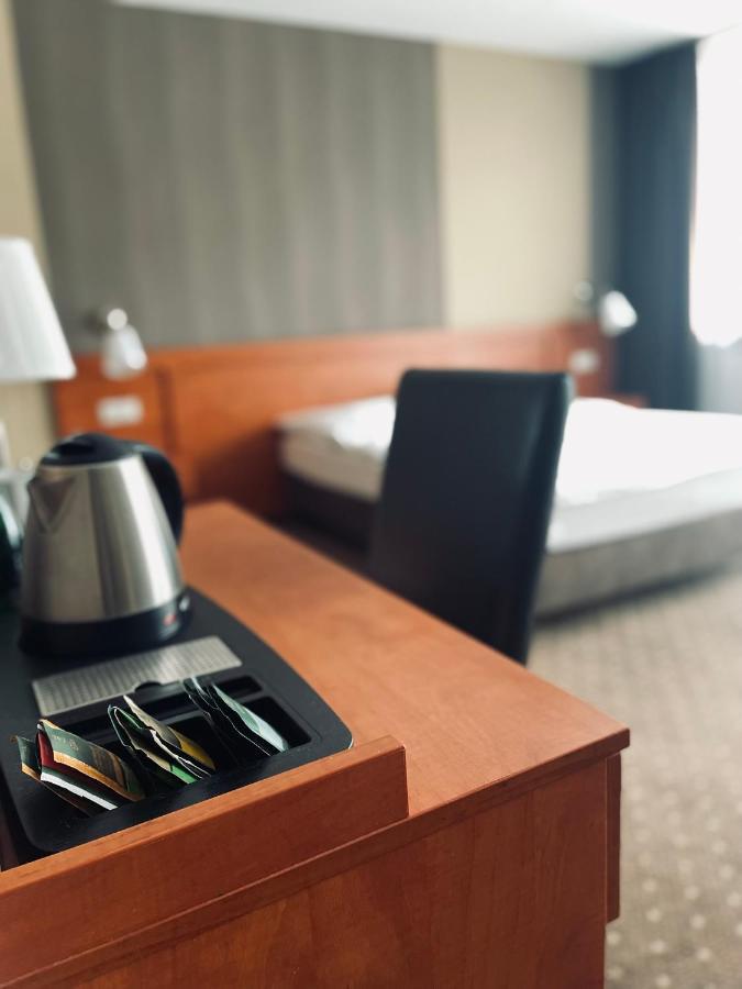 Papaver Hotel Ślesin Eksteriør billede