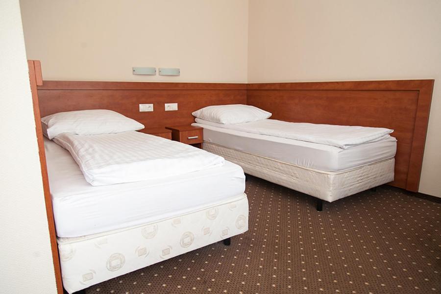 Papaver Hotel Ślesin Eksteriør billede
