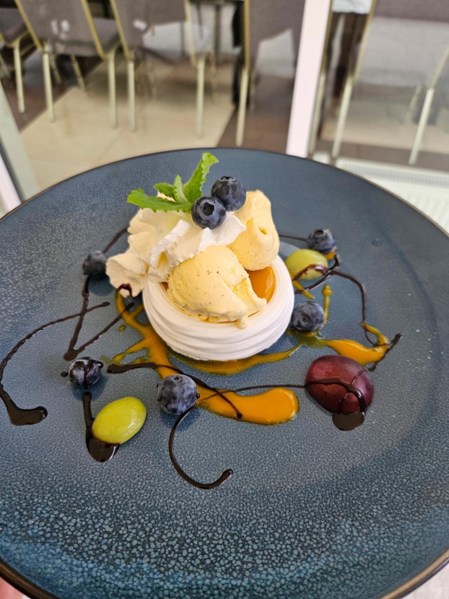 Papaver Hotel Ślesin Eksteriør billede