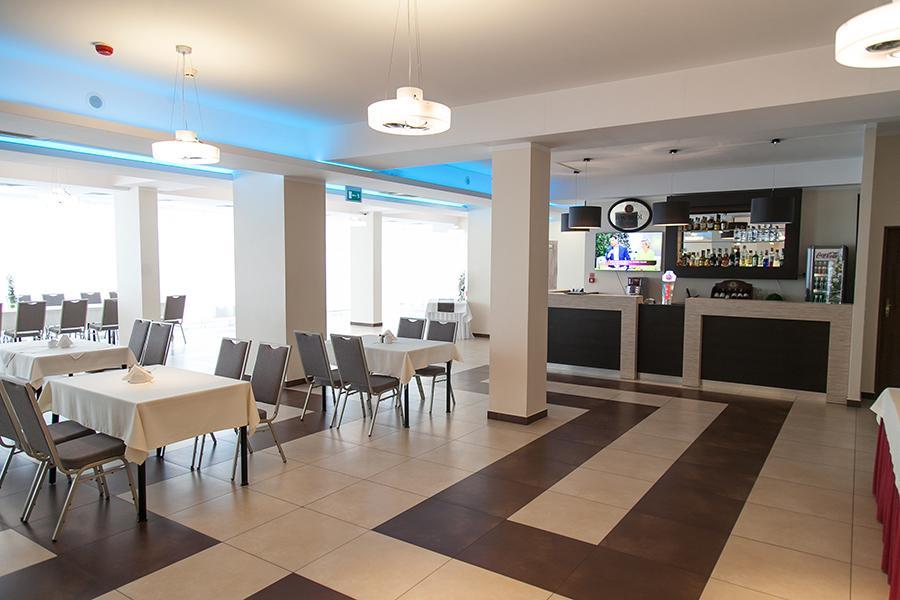 Papaver Hotel Ślesin Eksteriør billede