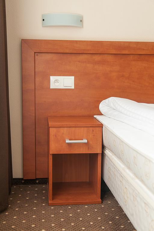 Papaver Hotel Ślesin Værelse billede