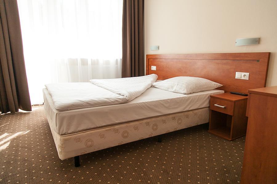 Papaver Hotel Ślesin Værelse billede